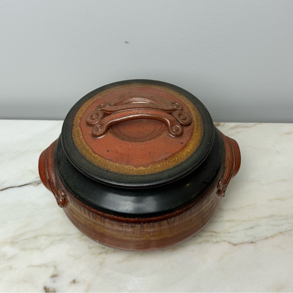 Handmade Signed Ceramic Casserole Dish w Lid - Picture 4 of 14